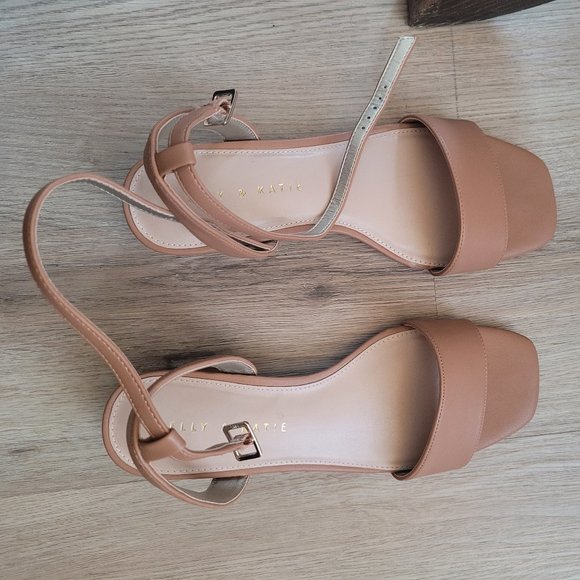 Kelly & Katie Shoes - Kelly & Katie Olivina Nude / Tan Heeled Sandals 7.5 Formal / Wedding